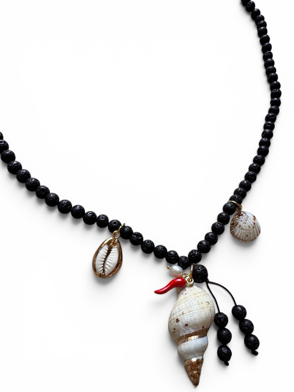 Black volcanic Beaded Natural Shell Pendant Necklace